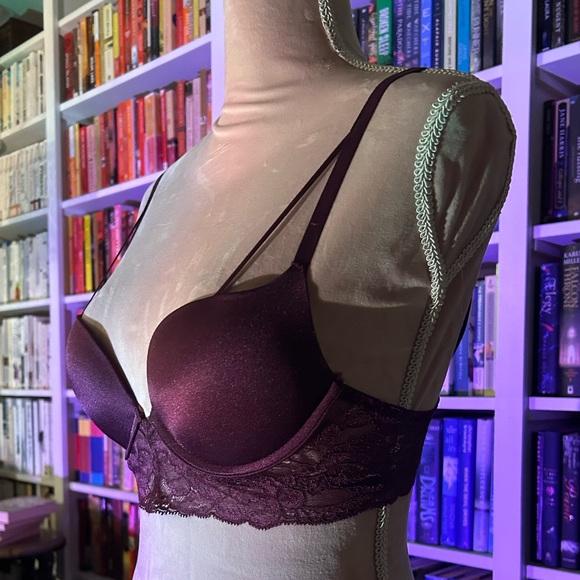 Shiny dark purple/ mauve lace bra with double straps - Picture 3 of 9